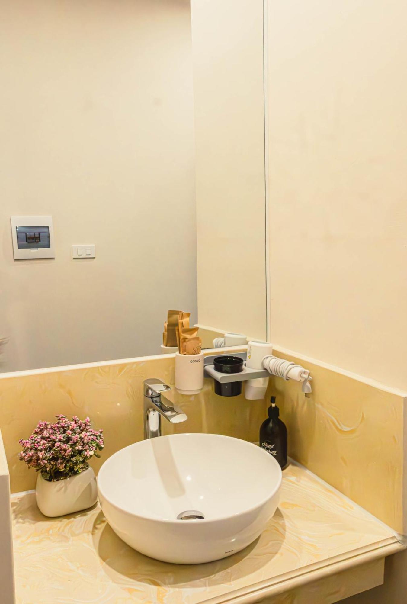 Areca Luxury Homestay & Spa Ba Dinh Hanoï Extérieur photo
